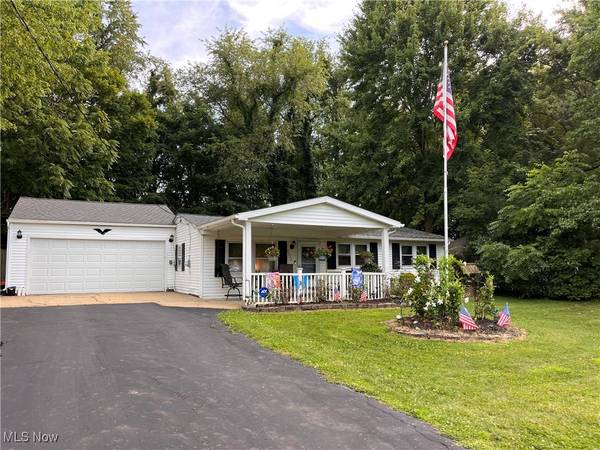 2972 Douglas ST, Ravenna, OH 44266