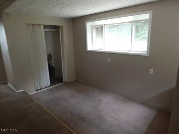 Akron, OH 44310,450 Selzer ST
