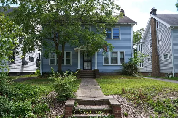 3280 Redwood RD, Cleveland Heights, OH 44118