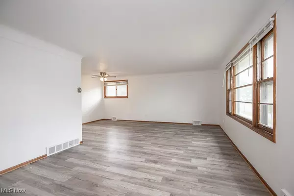 Cleveland, OH 44125,8027 Grand Division AVE