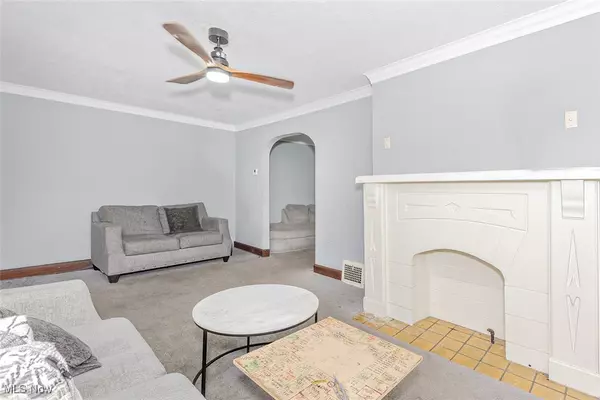 South Euclid, OH 44121,1292 Plainfield RD