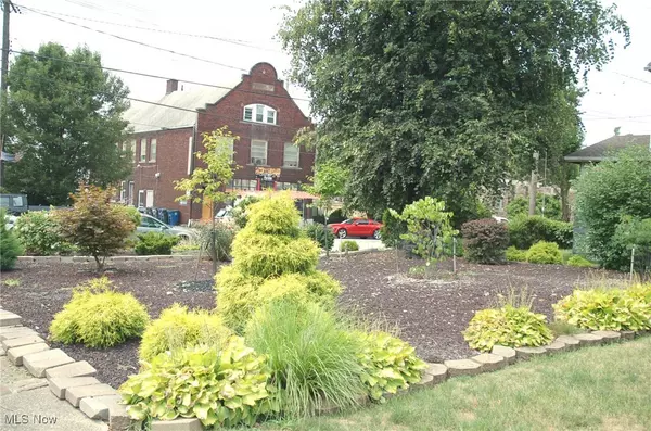 Cleveland, OH 44105,4341 E 71st ST