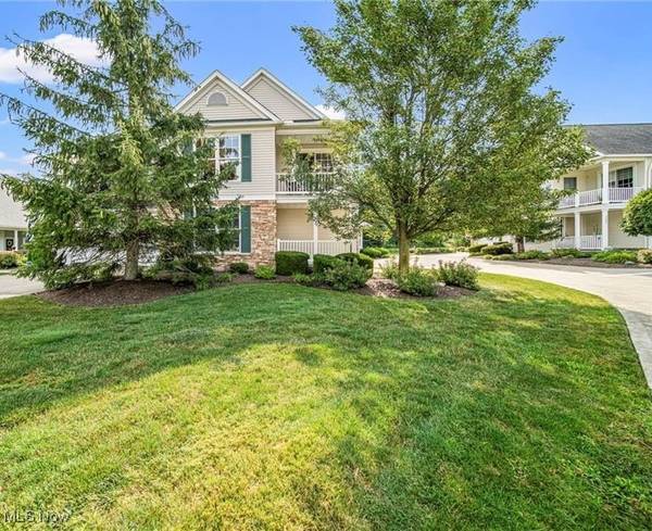 327 E Legend CT #C, Highland Heights, OH 44143