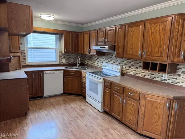 Akron, OH 44312,366 Dennison AVE