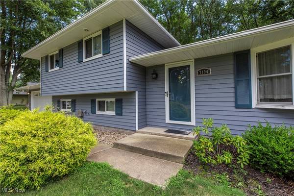 7194 Enfield DR, Mentor, OH 44060