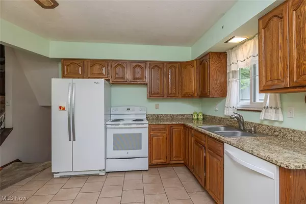 Columbia Station, OH 44028,10310 Greenview DR