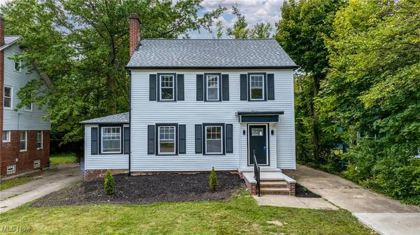 1492 S Taylor RD, Cleveland Heights, OH 44118