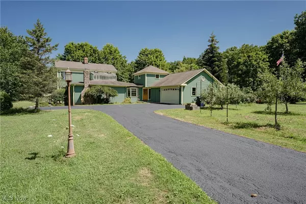 8051 Euclid Chardon RD, Kirtland, OH 44094