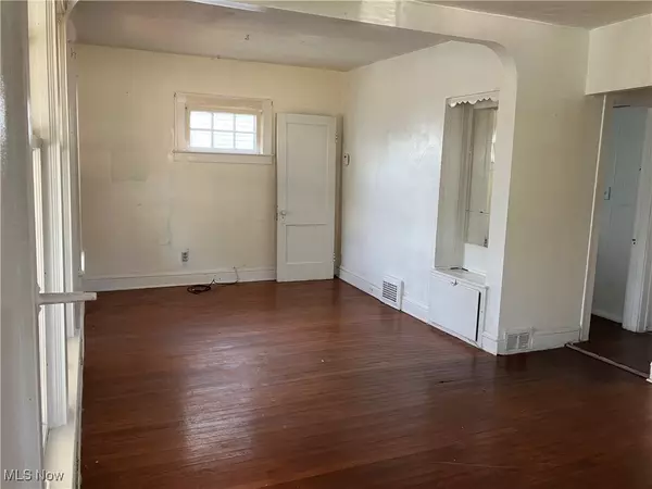 Cleveland, OH 44105,12613 Revere AVE