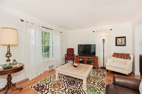 Mayfield Heights, OH 44124,1543 Roselawn