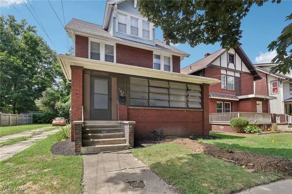 764 Chalker ST, Akron, OH 44310