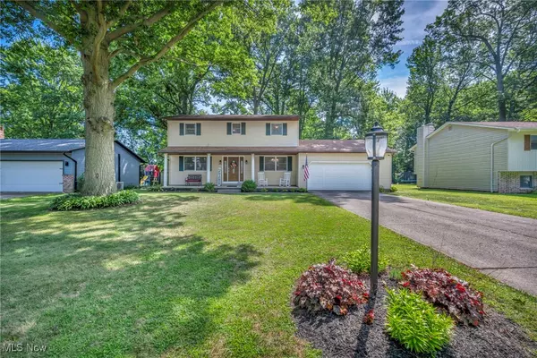 8719 Harris DR, North Ridgeville, OH 44039