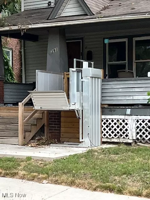 Akron, OH 44301,1391 Andrus ST