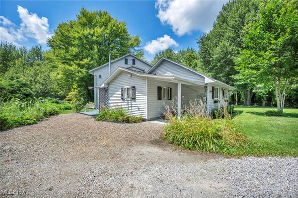 10982 Root RD, Columbia Station, OH 44028