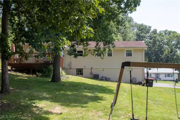 Zanesville, OH 43701,975 Blossom LN