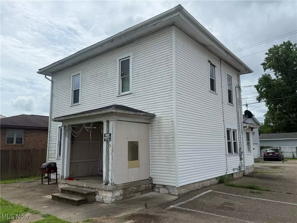 New Philadelphia, OH 44663,335 Allen LN SW