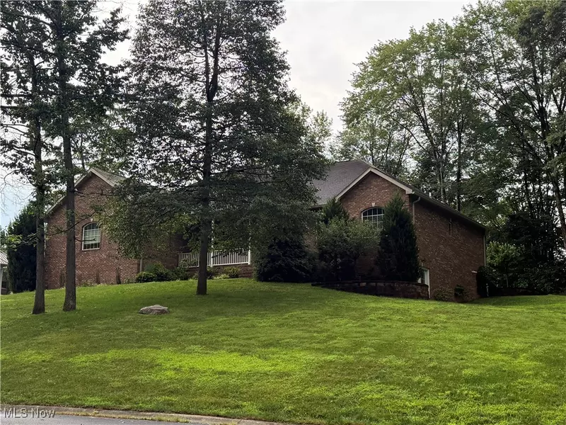 580 Kadie LN, Zanesville, OH 43701