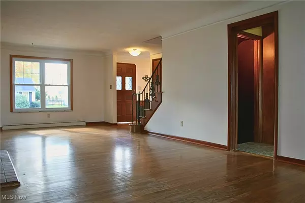 Bay Village, OH 44140,26600 Osborn RD