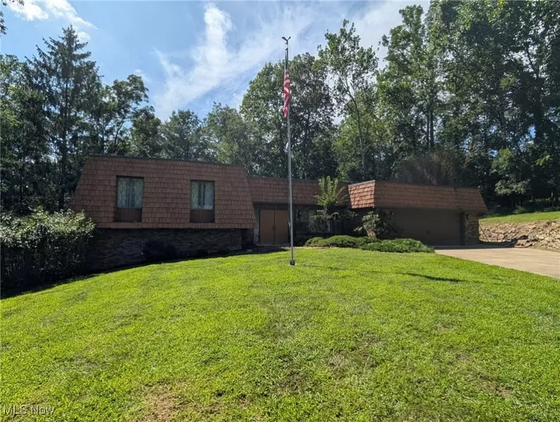 5220 Hampton CT, Zanesville, OH 43701