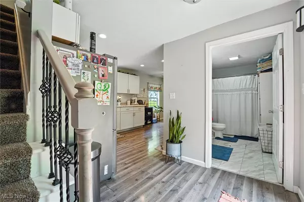 Ashtabula, OH 44004,2019 E 52nd ST