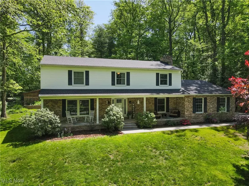 255 Harmony Hills DR, Akron, OH 44321