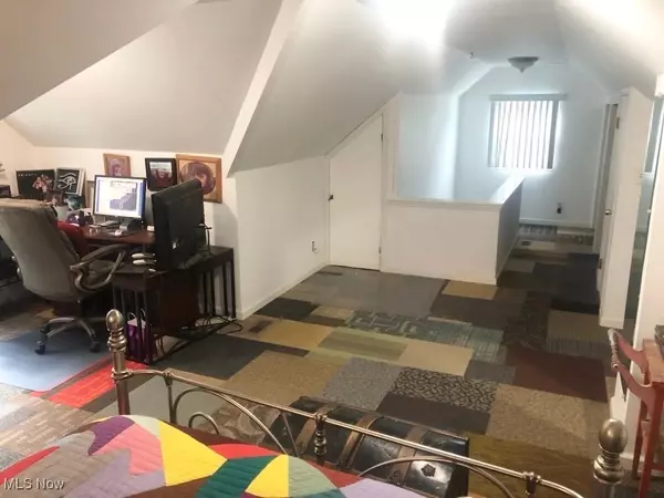 Bay Village, OH 44140,575 Columbia RD