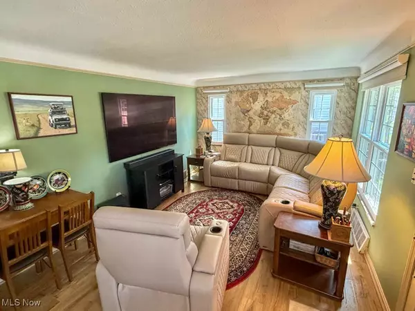Bay Village, OH 44140,575 Columbia RD