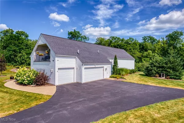 Aurora, OH 44202,326 Equestra S