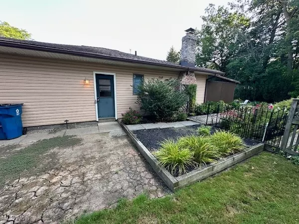 Willoughby, OH 44094,5785 Royal DR