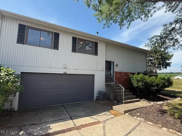 4015 Marks RD #2D, Medina, OH 44256