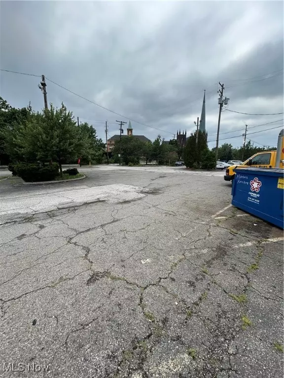 Cleveland, OH 44127,5728 Broadway AVE