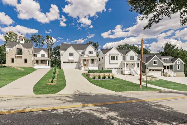 Chagrin Falls, OH 44022,207 S Main ST