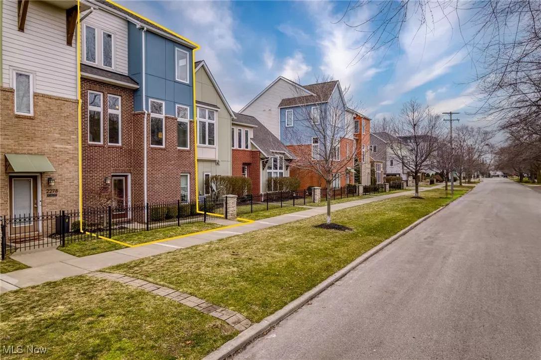 Cleveland, OH 44113,2280 City View DR