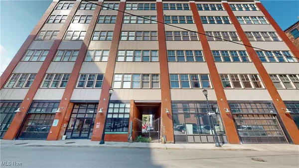 Cleveland, OH 44113,1260 W 4th ST #402