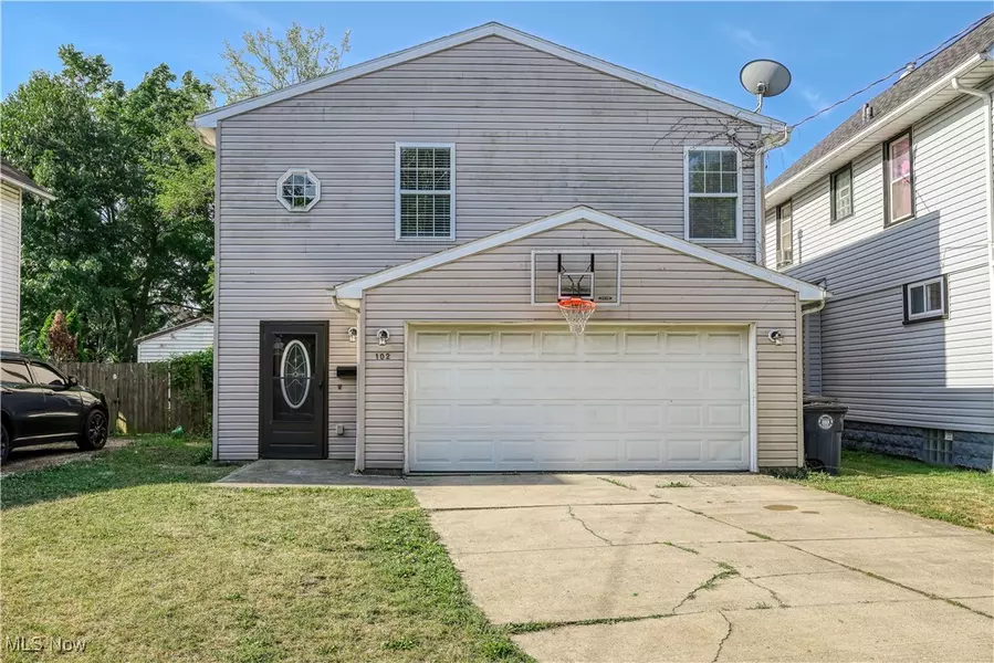 102 E Archwood AVE, Akron, OH 44301