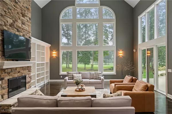 Aurora, OH 44202,438 Club DR