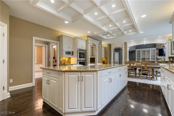 Aurora, OH 44202,438 Club DR