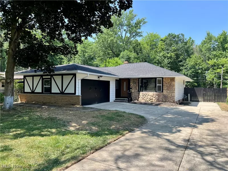 12890 List LN, Parma, OH 44130