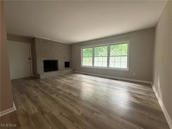 Brecksville, OH 44141,6920 Carriage Hill DR
