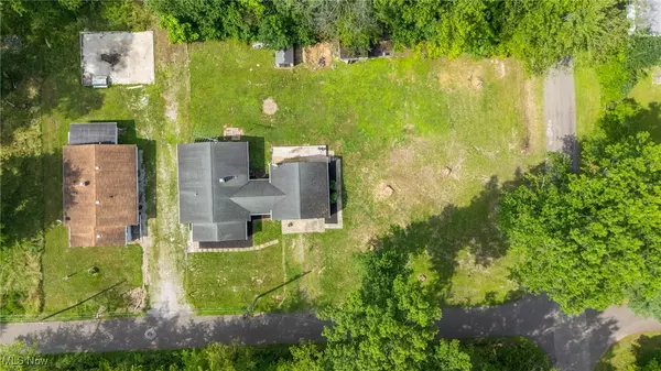 Lake Milton, OH 44429,17632 Laurel AVE