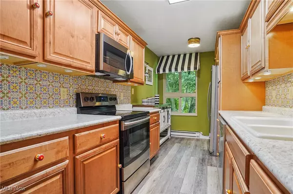 Stow, OH 44224,3066 Kent RD #410