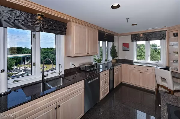 Rocky River, OH 44116,19000 Lake RD #5627