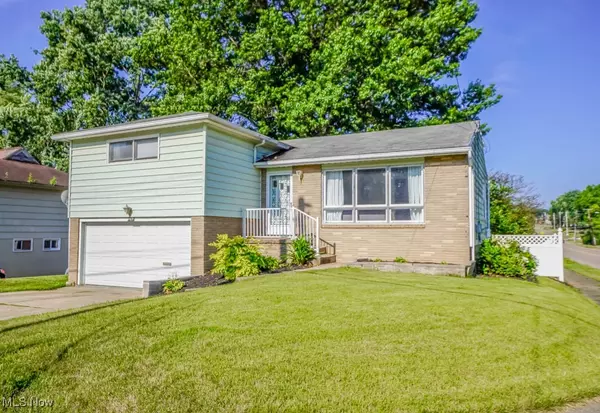 1103 Clinton AVE SE, North Canton, OH 44720