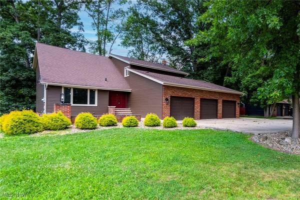 9320 N Bedford RD, Macedonia, OH 44056