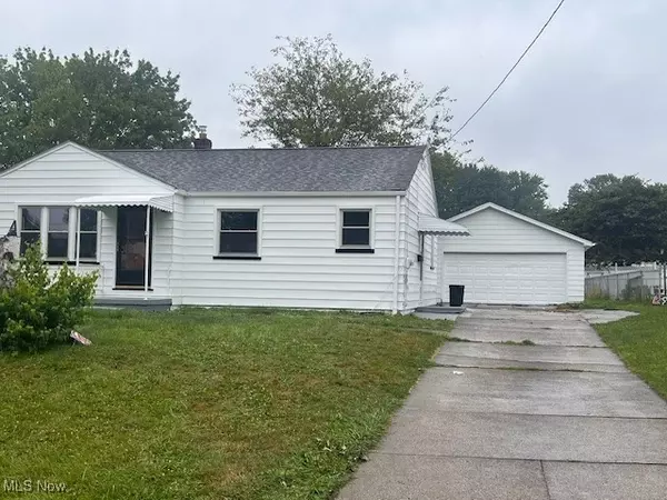 402 W Harvey, Struthers, OH 44471