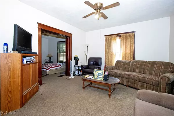 Orrville, OH 44667,210-212 Mohican AVE