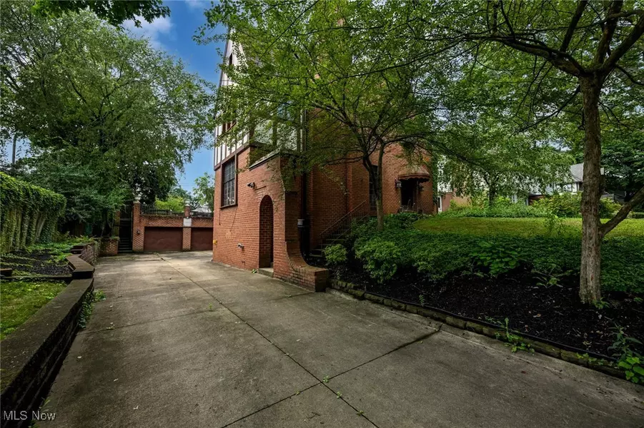 206 21st ST NW, Canton, OH 44709