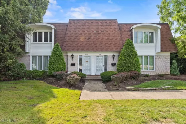 2610 S Green RD S, University Heights, OH 44122