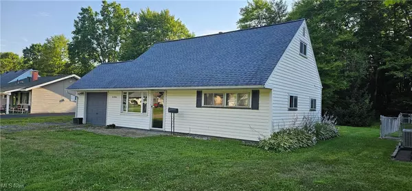 216 Dehoff DR, Youngstown, OH 44515