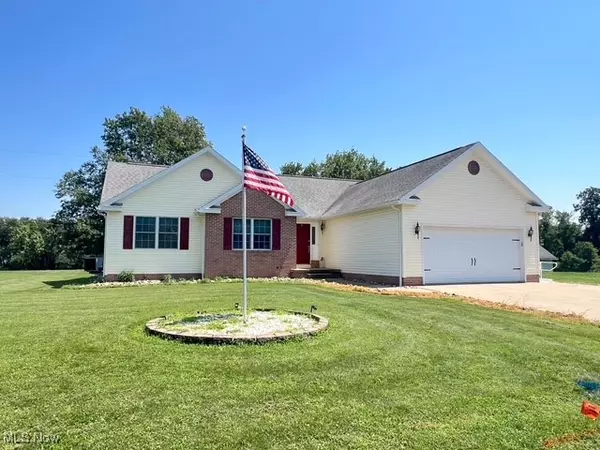 105 Butternut LN, Cadiz, OH 43907